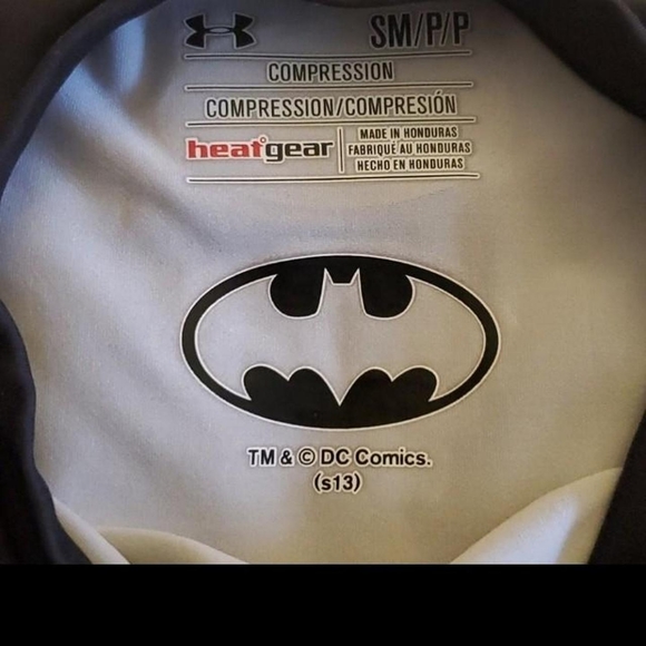 Under Armour BATMAN compression Shirt Black HeatGear Alter Ego Mens Size Small - Picture 4 of 4